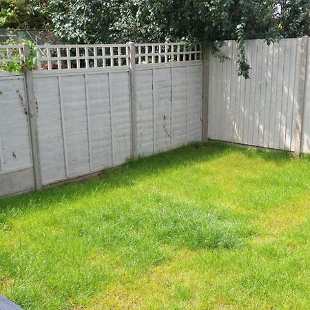 New 3 Bedrooms Flat In Ashford Near Heathrow Exteriér fotografie