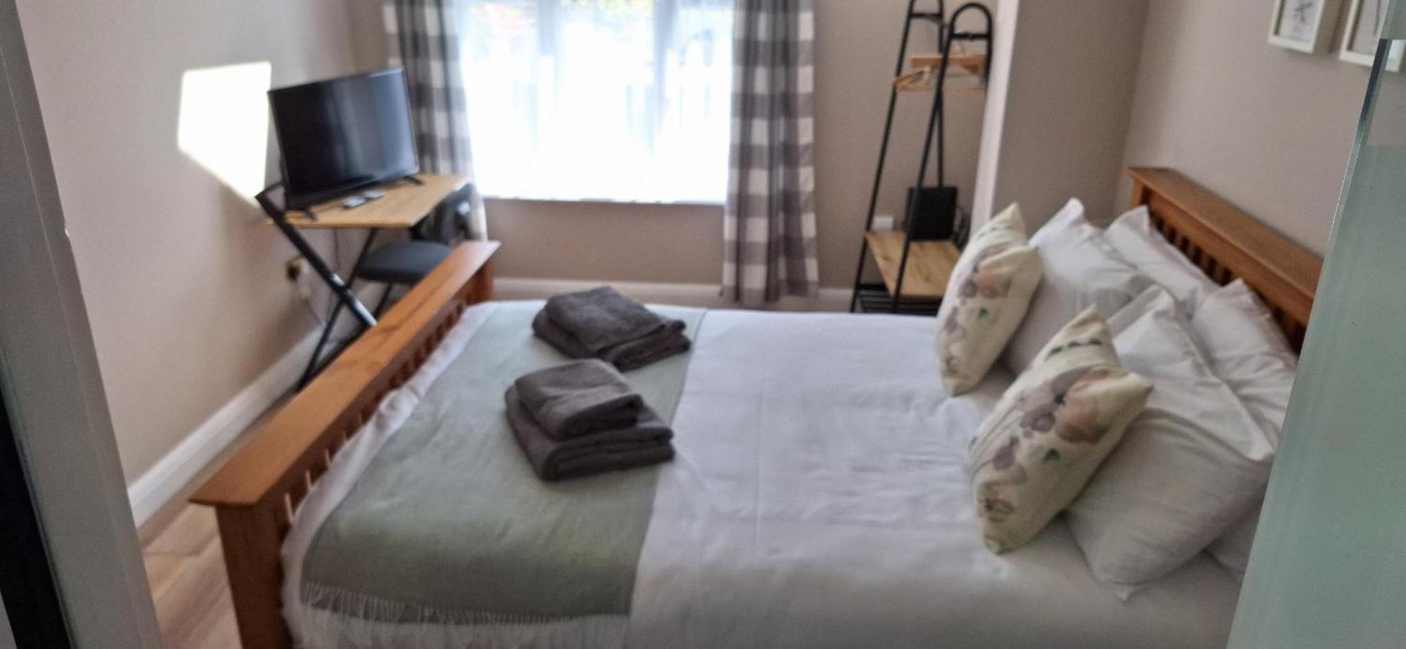 New 3 Bedrooms Flat In Ashford Near Heathrow Exteriér fotografie