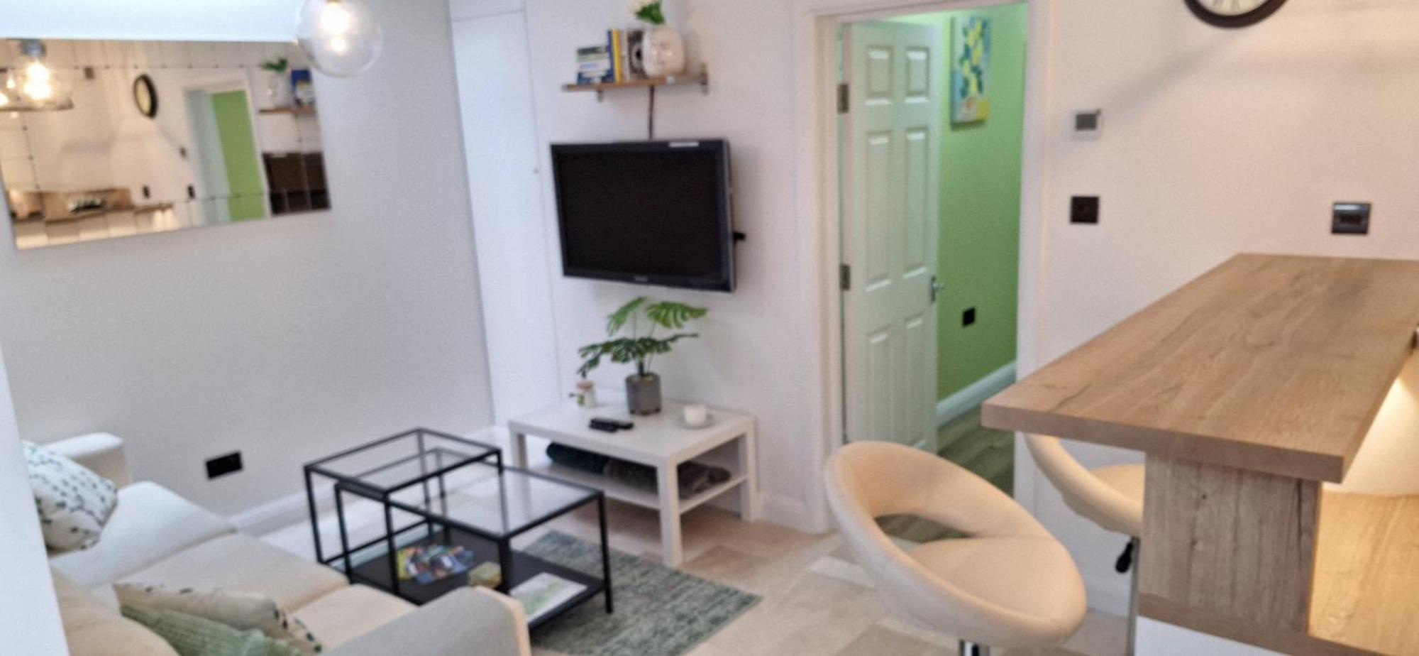 New 3 Bedrooms Flat In Ashford Near Heathrow Exteriér fotografie